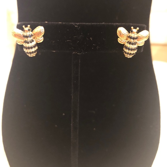 HP!  NWT Kate Spade Pave Bee Stud earrings - Picture 1 of 1